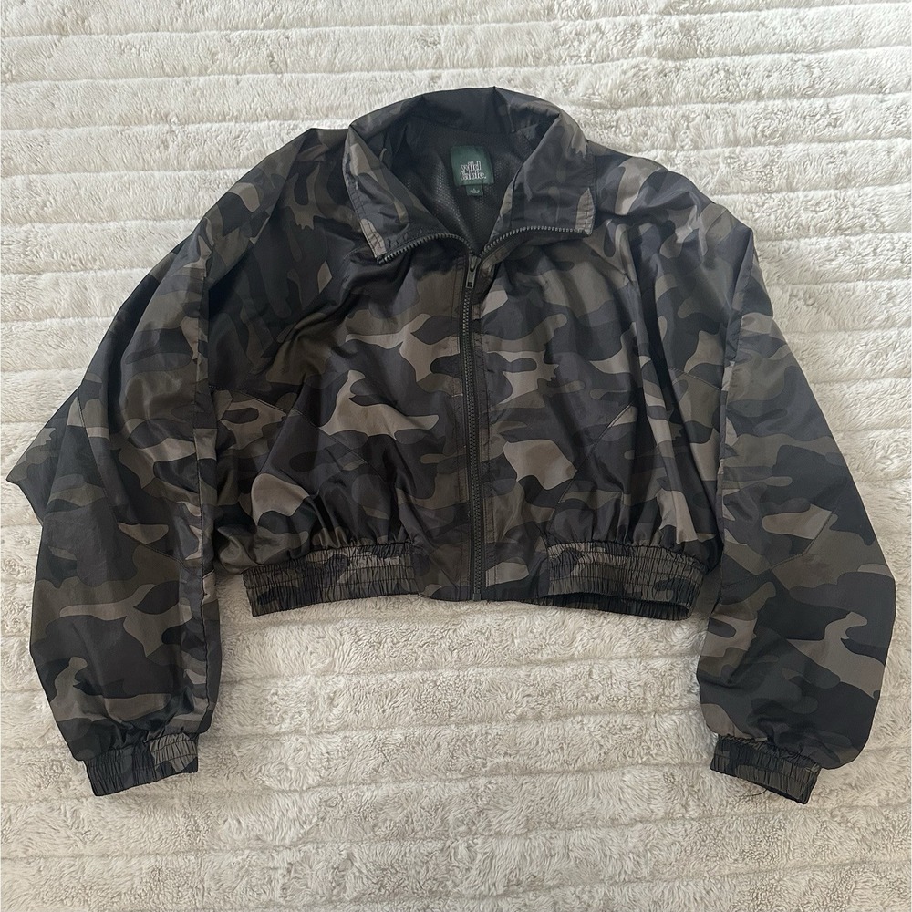 Wild‎ Fable Women's Green and Black Camo Crop Top Windbreaker Jacket